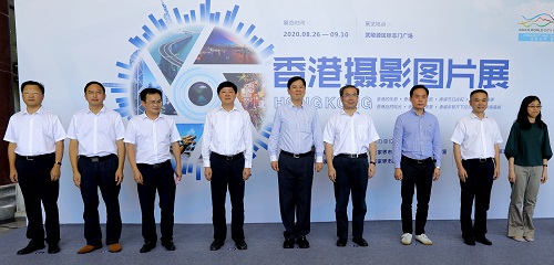 駐武漢辦主任馮浩賢與張家界市委書記虢正貴會面