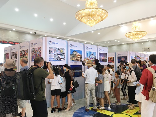 駐武漢辦主任馮浩賢與張家界市委書記虢正貴會面