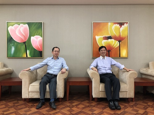 驻武汉办主任冯浩贤和江西省港澳办副主任胡志扬会面。
