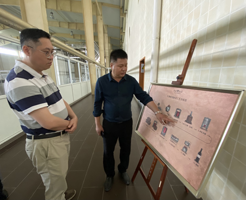 驻武汉办主任郭伟勋考察山西省的港资企业。