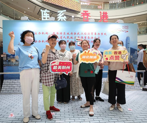 图片展甚受市民欢迎，反应热烈。