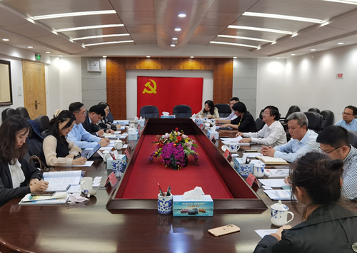 驻武汉办与赣州市政府、赣州市发展和改革委员会、赣州市商务局座谈