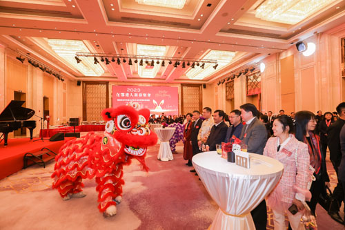 舞獅開場帶動全場氣氛