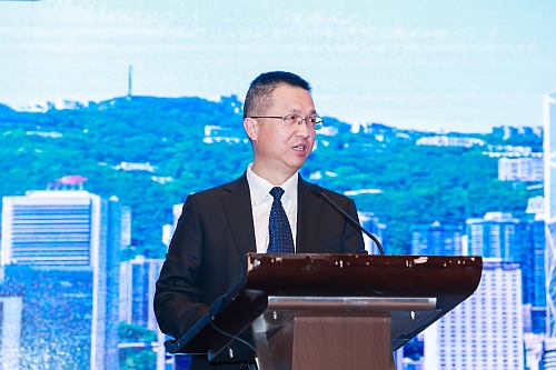 照片三：东湖新技术开发区管委会副主任李世庭致辞