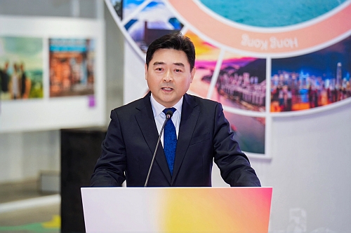 景德鎮市人民政府外事辦公室主任黃濤致辭